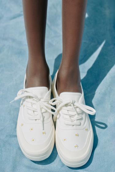 BASKETS BRODÉES FLEURS - Blanc de Zara - Image 1