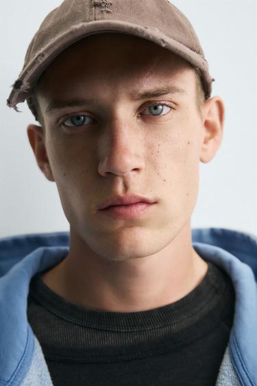 سويت شيرت مغسول بسحاب وغطاء رأس - أزرق فاتح الخاص بـ Zara