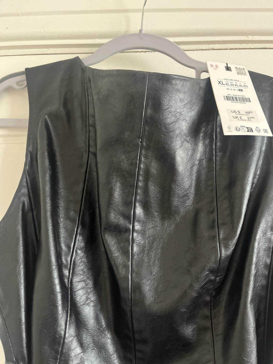 FAUX LEATHER BELTED TOP - Image 3
