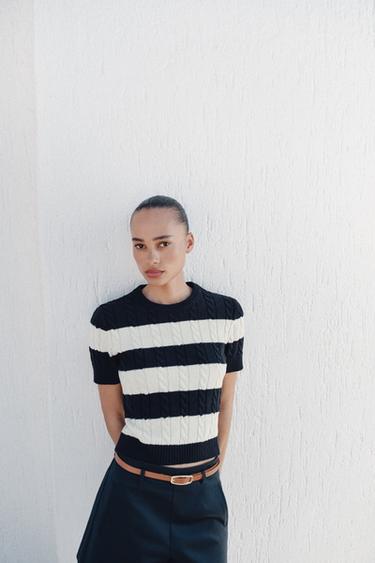 PULL EN MAILLE À RAYURES ET TORSADES - rayures de Zara