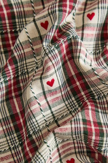 DYED THREAD CHRISTMAS HEART TABLECLOTH - Red by Zara - Image 3