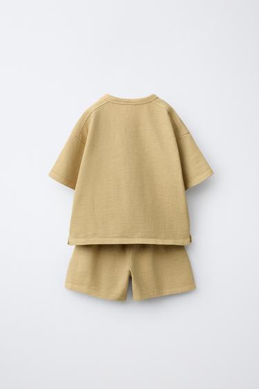 ENSEMBLE JOGGING T-SHIRT ET BERMUDA UNI - Moutarde de Zara - Image 1
