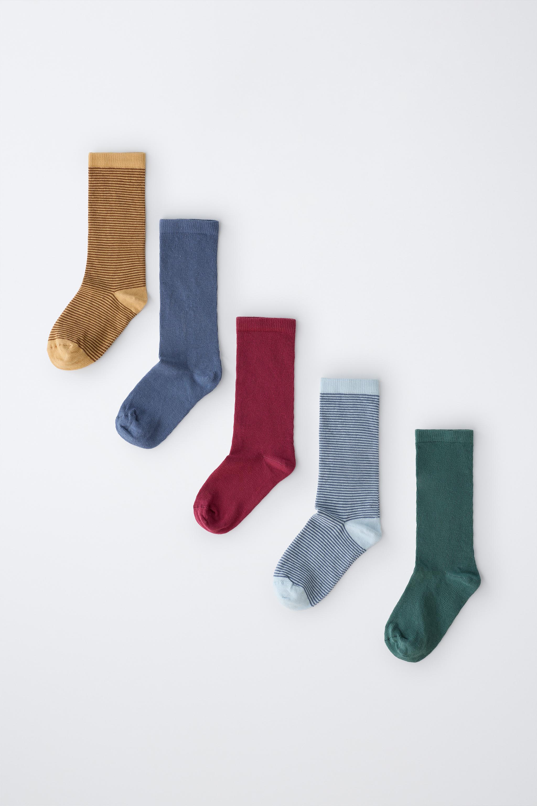 LOT DE CINQ PAIRES CHAUSSETTES HAUTES À RAYURES ET UNIES