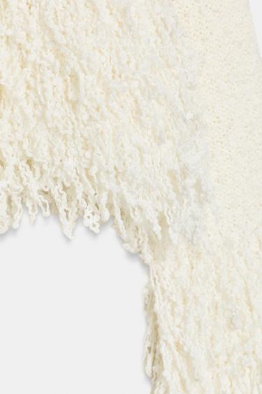 PULL EN MAILLE À FRANGES - Écru de Zara - Image 6