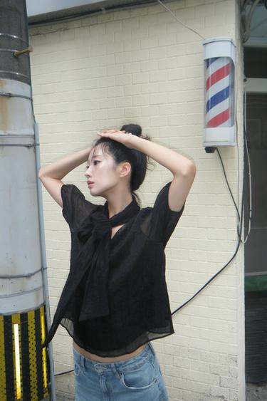 CRINKLED EFFECT ORGANZA BLOUSE - Black by Zara