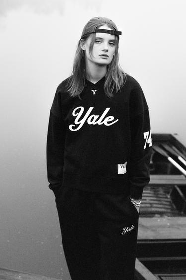 Zaras SWEATSHIRT YALE™ - Marinblå - Bild 0