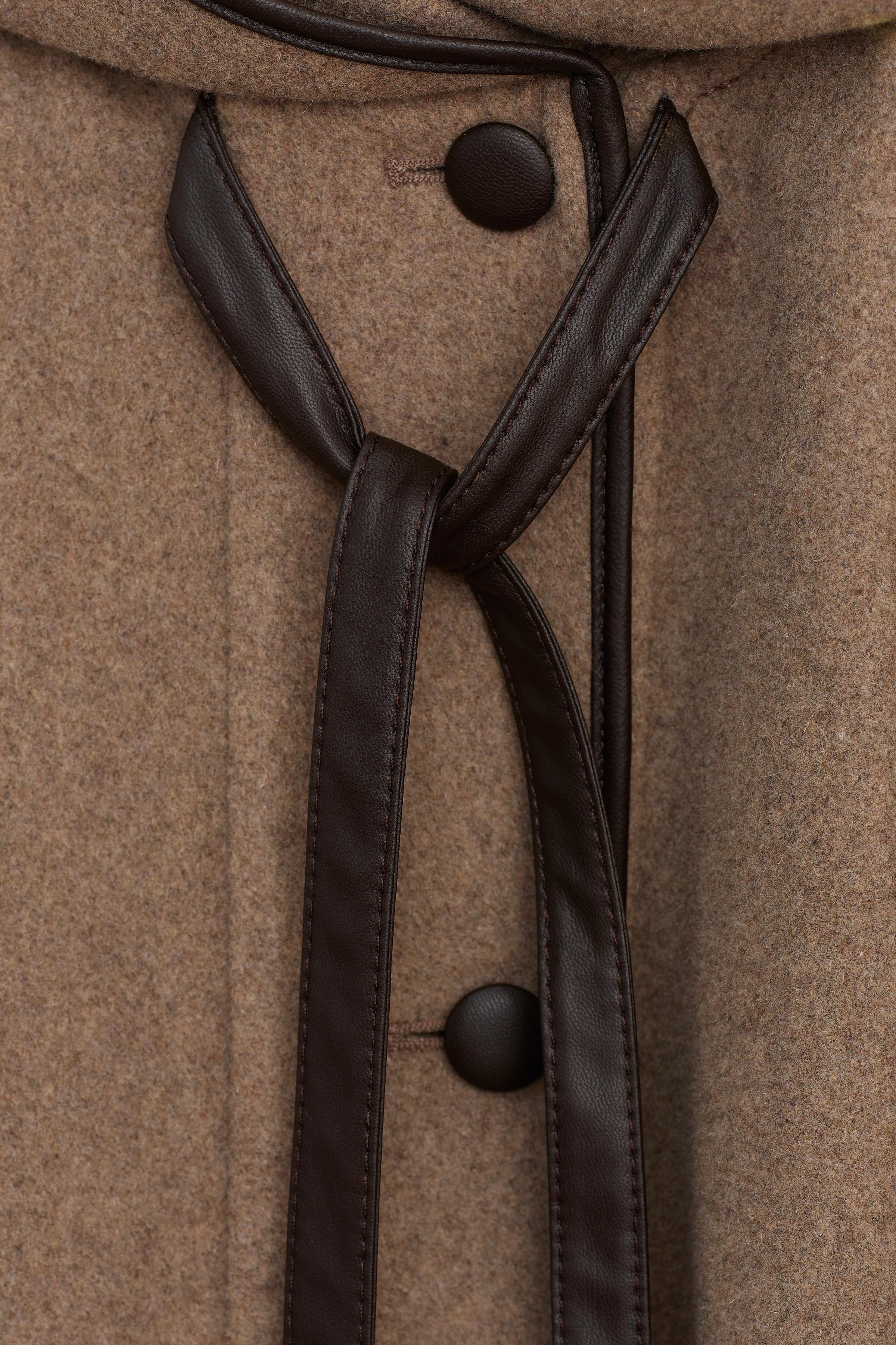 CAPE OVERSIZE AVEC LAINE ÉDITION LIMITÉE