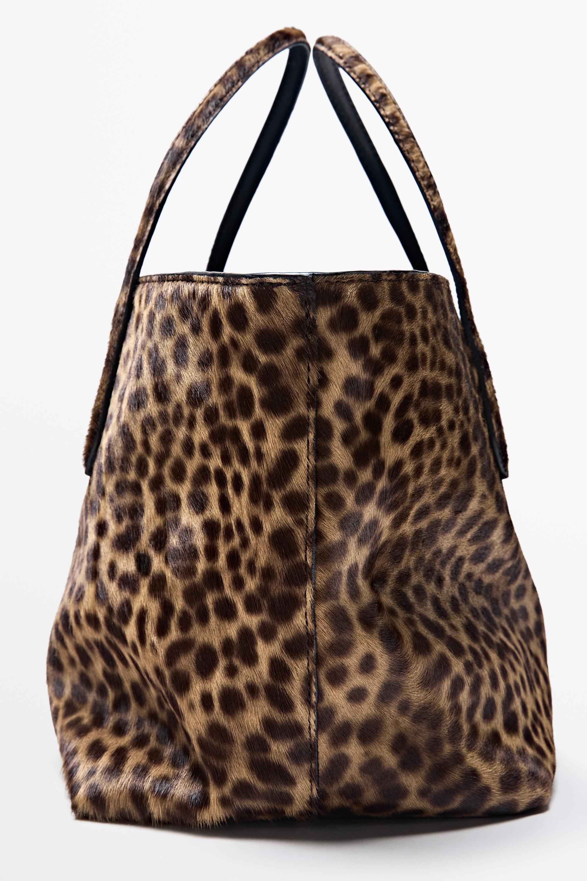 Medium leather tote bag with fur