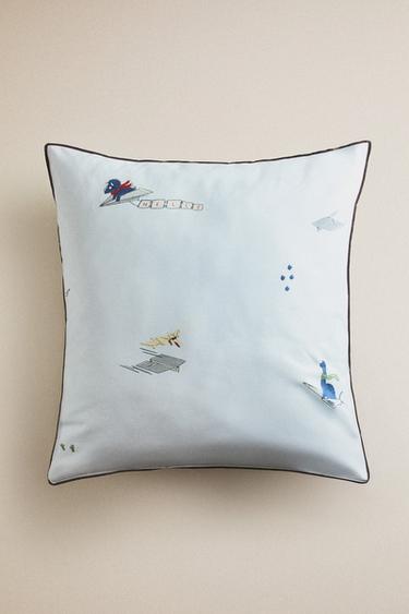 KIDS' DINOSAUR PILLOWCASE - أزرق فاتح الخاص بـ Zara