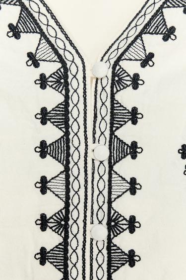 GILET BRODÉ EN CONTRASTE - Écru de Zara - Image 7