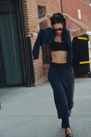 STRETCH CROP TOP - Black by Zara