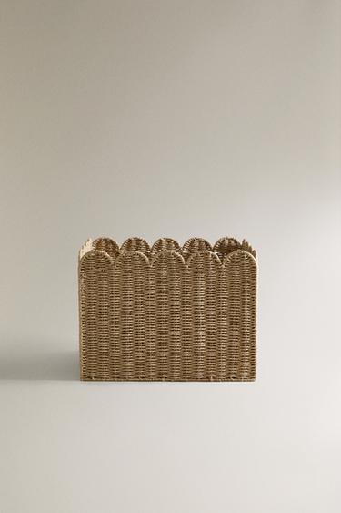 LARGE SCALLOPED BASKET - بيج فاتح الخاص بـ Zara