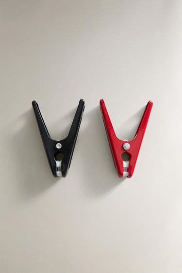 LOT PINCES MÉTALLIQUES VÊTEMENTS (LOT DE 20) - Rouge / Noir de Zara - Image 1