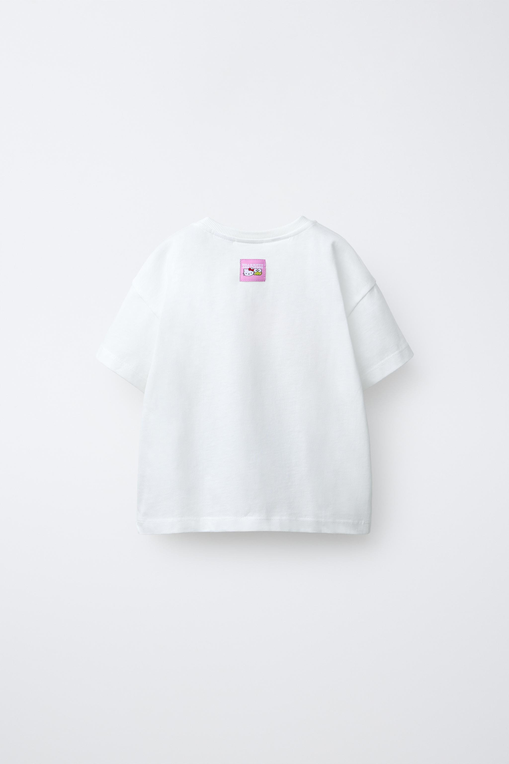 HELLO KITTY AND FRIENDS © SANRIO CAR T-SHIRT