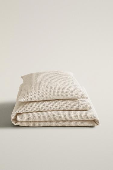 MINI WAFFLE KNIT BEDSPREAD - Ecru by Zara