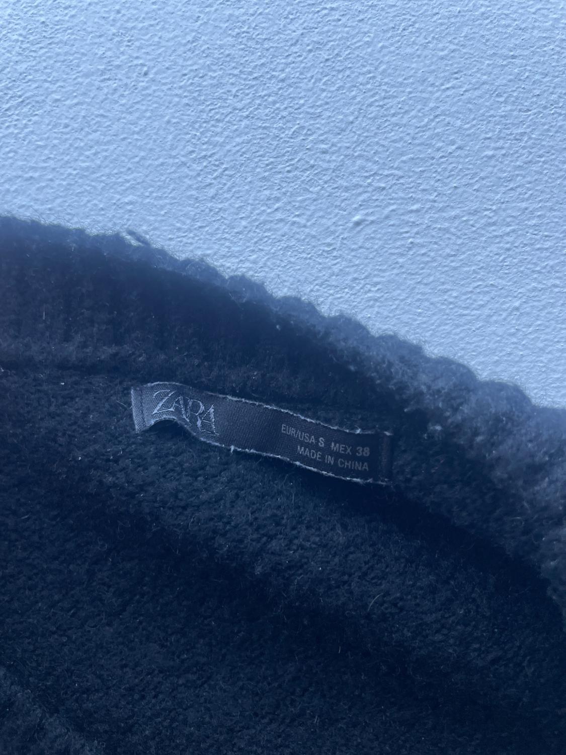 SWEATER WITH TEXTURED REVERSIBLE SEAMS - Image 3