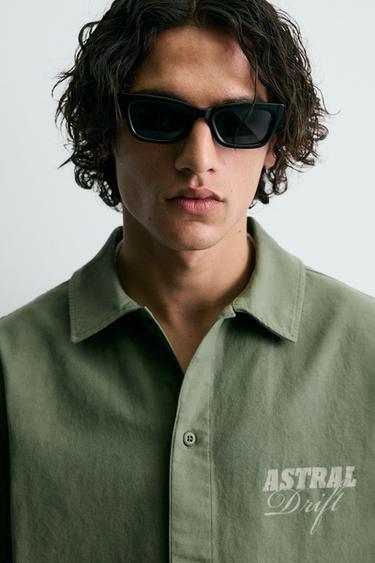 قميص مغسول بطبعة ممزوجة - أخضر لامع الخاص بـ Zara