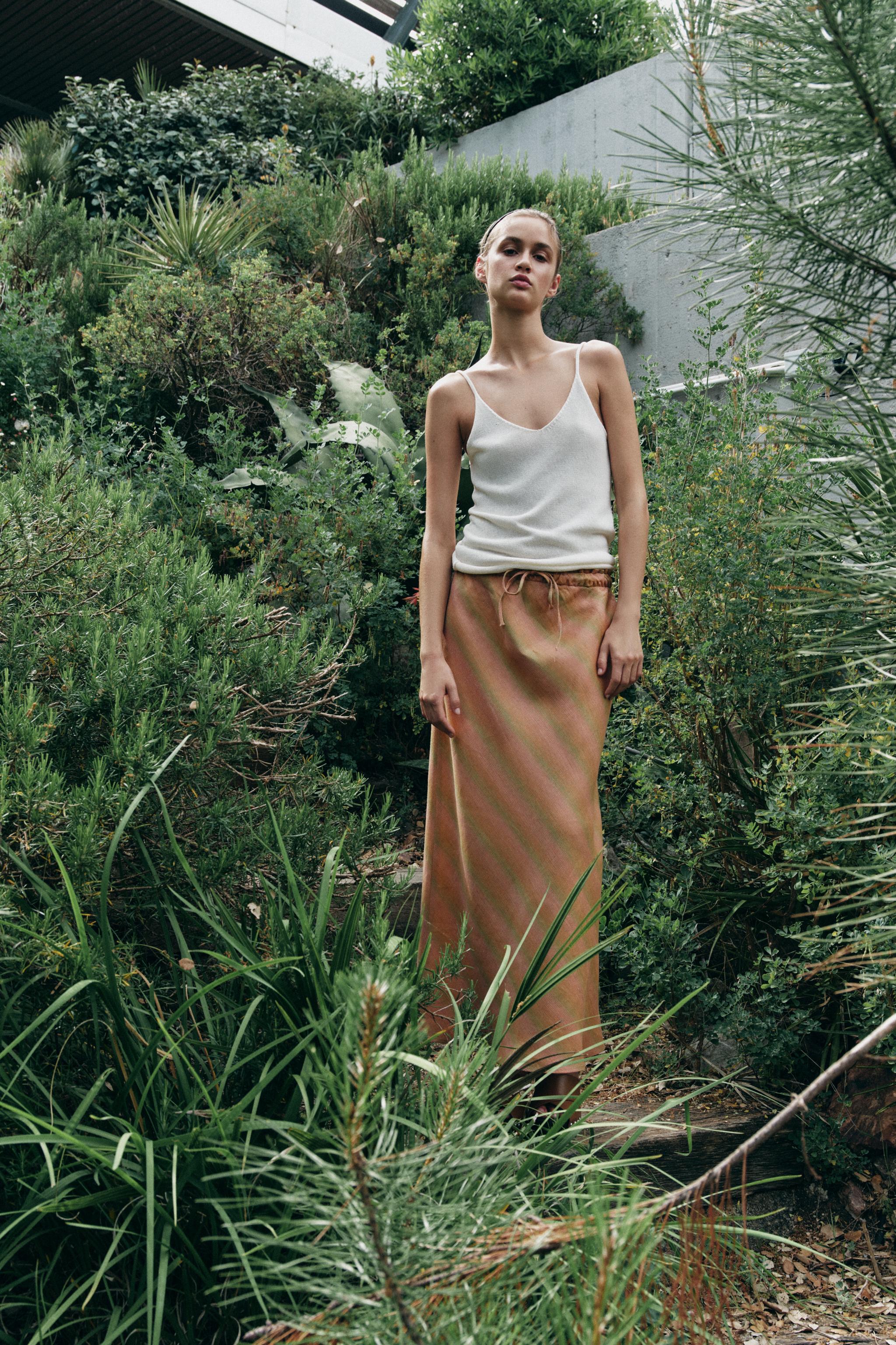 スペイン発送 ZARA 100%リネンミディスカート ZWコレクション ミディ丈リネンスカート 100% ZW COLLECTION - ホワイト | ZARA