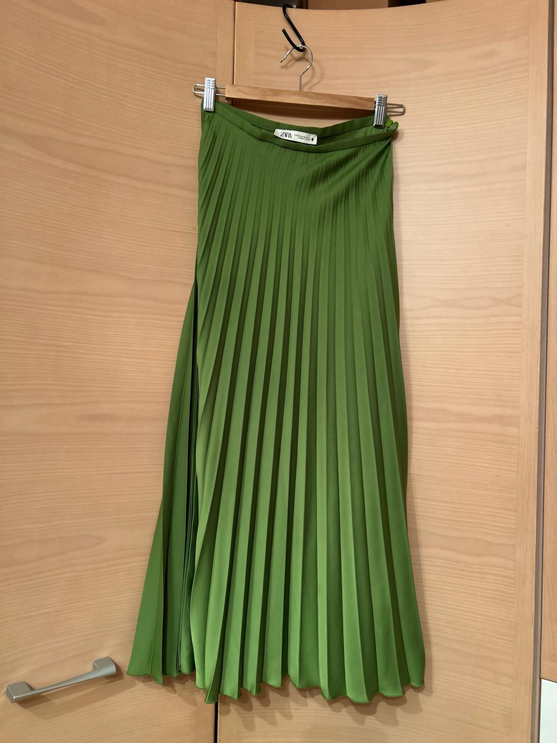 PLEATED MIDI SKIRT - Image 2