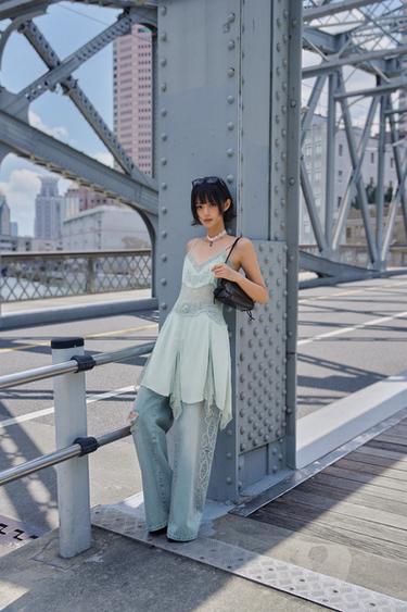 Zara TRF 寬管鉚釘破洞牛仔褲 - 淡藍色