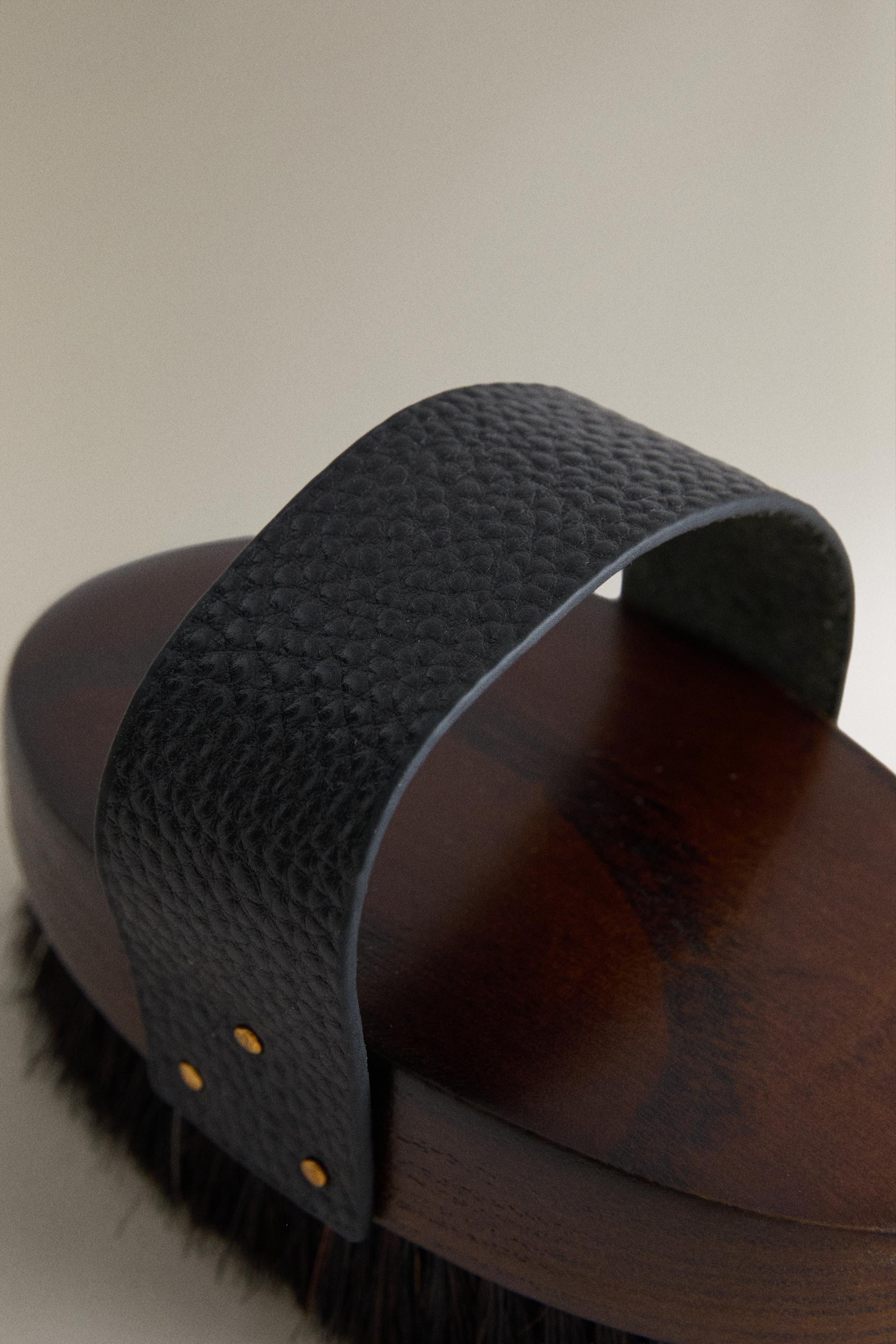 SHOE AND CLOTHING BRUSH — Brown