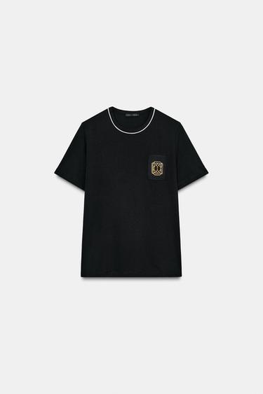 T-SHIRT FERMOIR LISERÉS - Noir de Zara