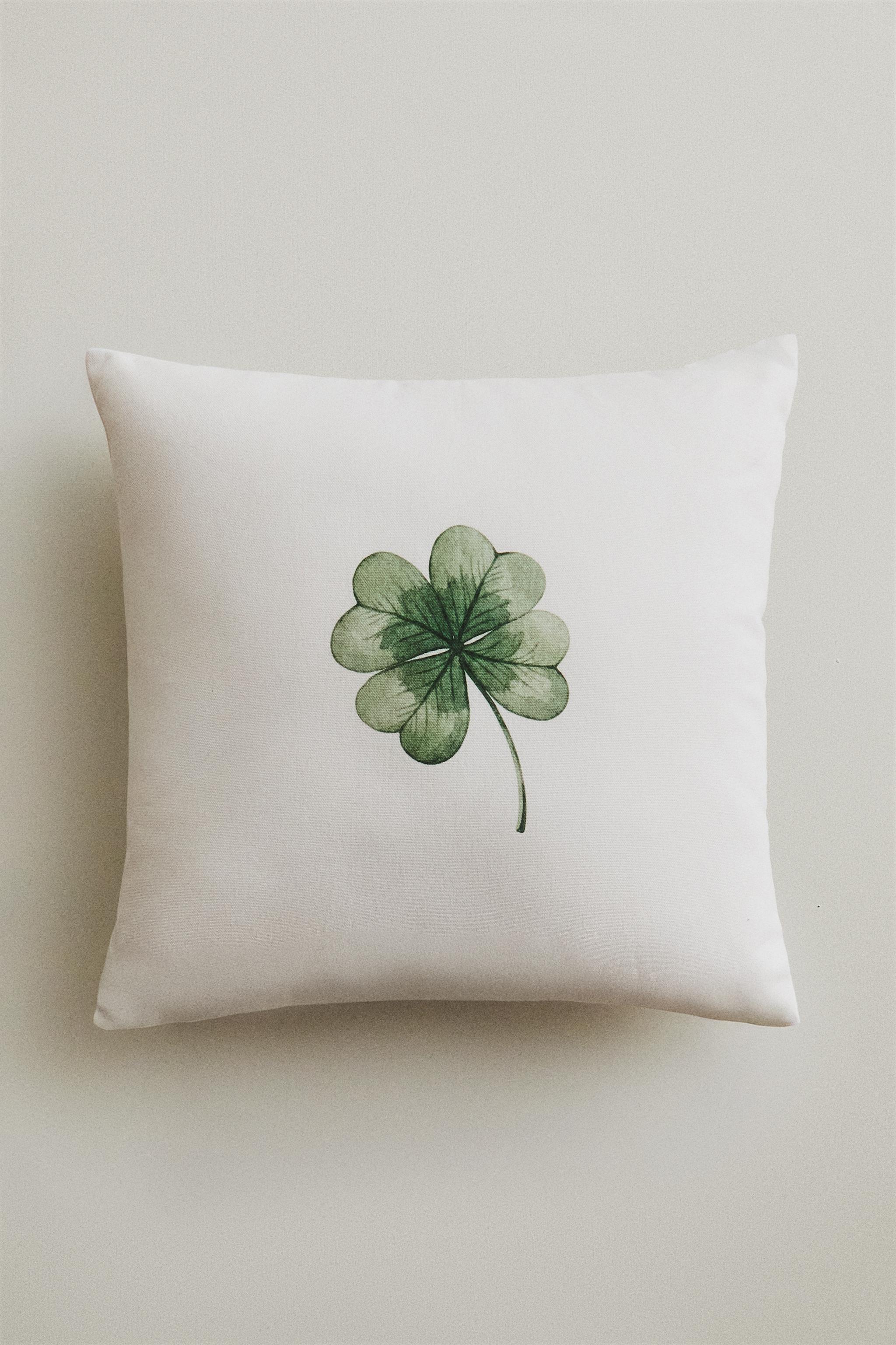 CLOVER THROW PILLOW COVER