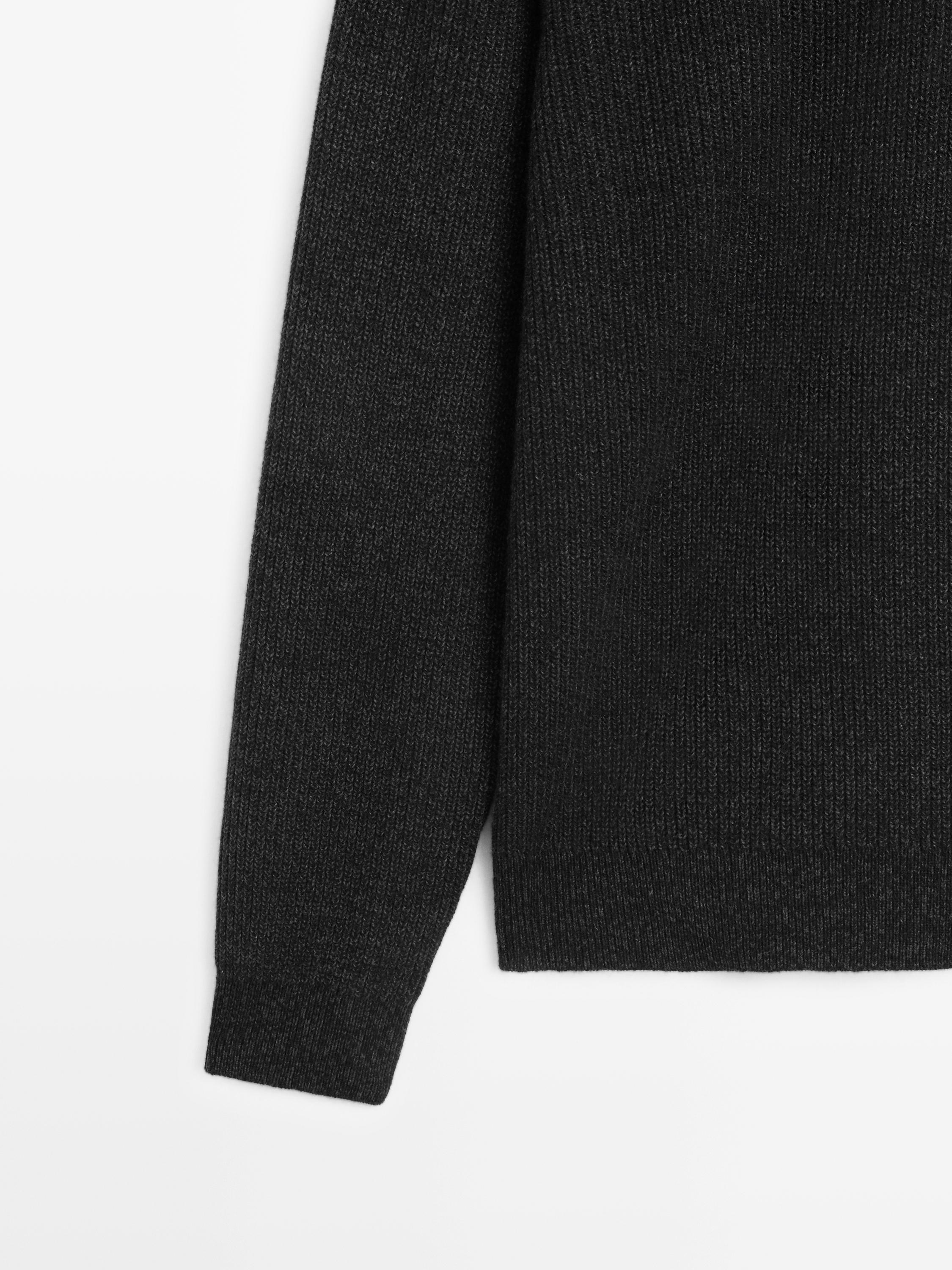 Mock neck knit sweater with zip