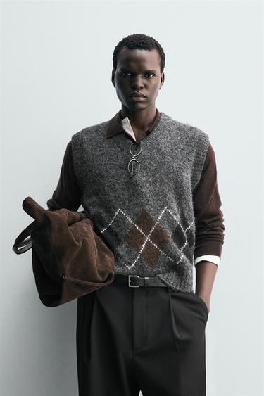 GILET EN MAILLE JACQUARD À LOSANGES - Gris chiné de Zara - Image 1