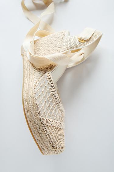 Zara WOVEN WEDGE SANDALS - Off White