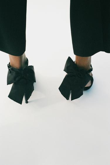MAXI BOW HEELED SANDALS - Black by Zara