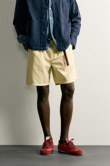 PLEATED REGULAR FIT BERMUDA SHORTS - Light yellow by Zara