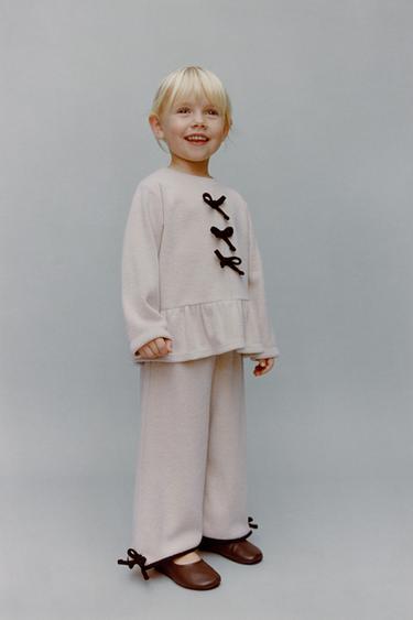 SOFT TOUCH T-SHIRT WITH CONTRAST BOWS - Sand by Zara