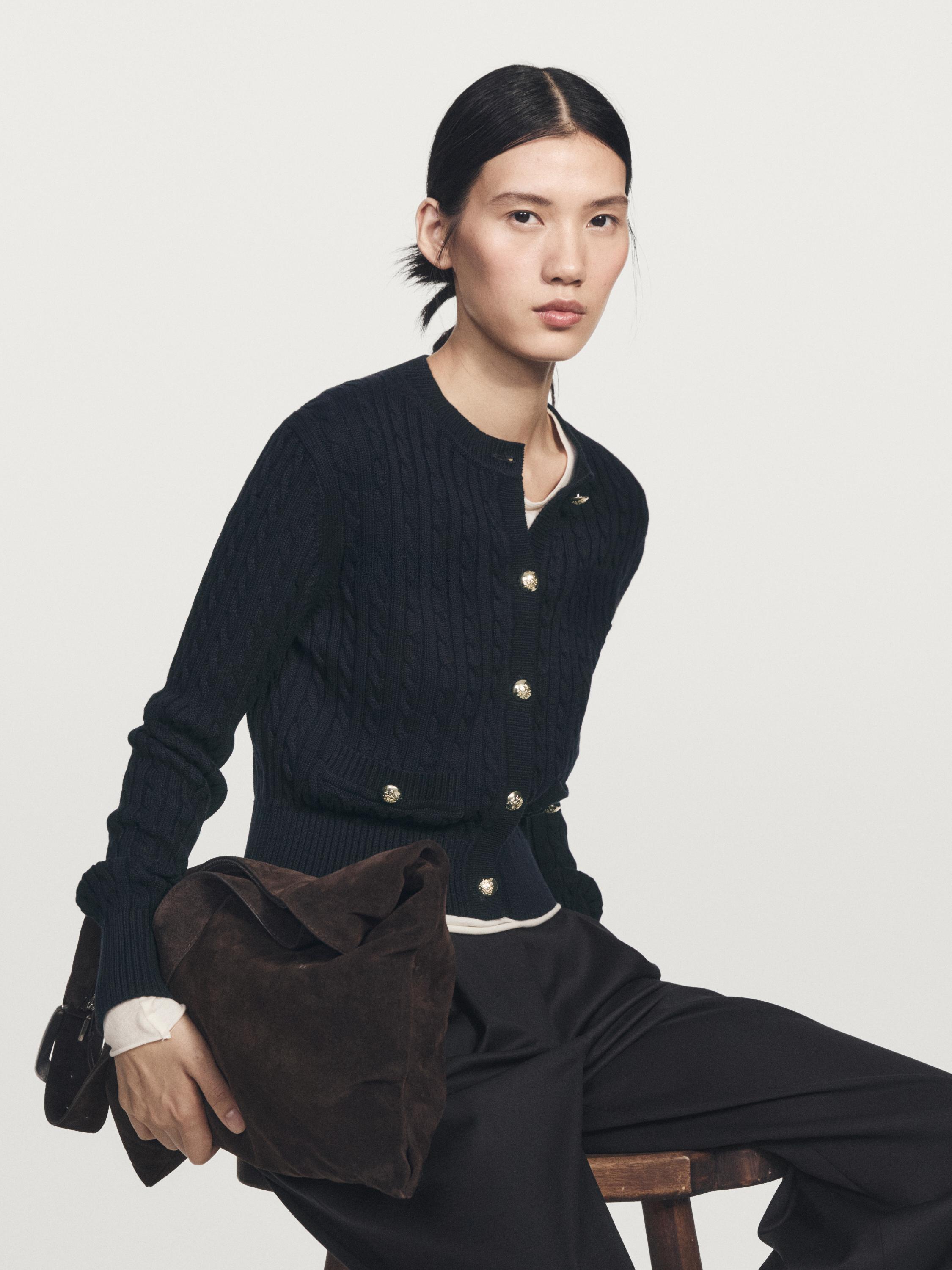 Cardigan tressé avec boutons dorés