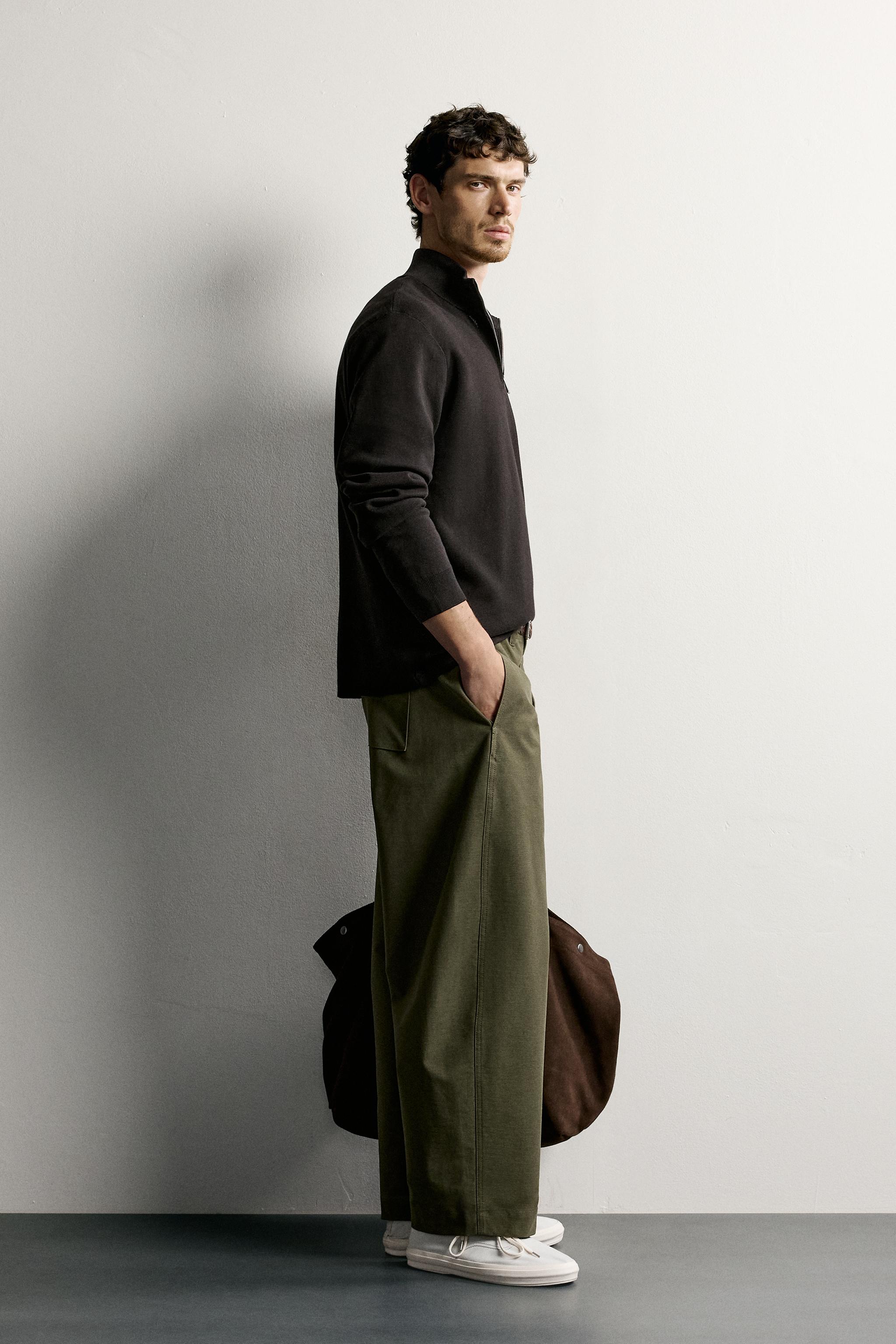 REGULAR FIT QUARTER-ZIP SWEATER