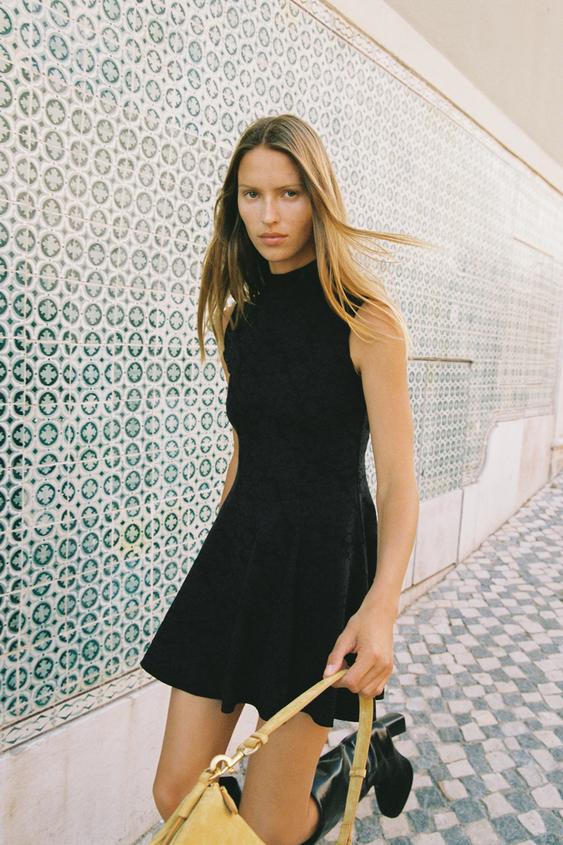 ROBE COURTE EN JACQUARD