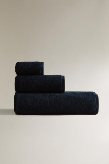 BATH TOWEL WITH COLOURED TOPSTITCHING - Navy blue by Zara