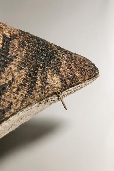 FLORAL PRINT LINEN CUSHION COVER - Pink by Zara - Image 3