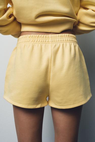 SHORT MOLLETON INSCRIPTION BRODÉE - Jaune de Zara - Image 3