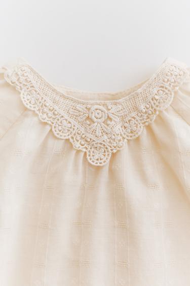 EMBROIDERED AND LACE BLOUSE - Ecru by Zara