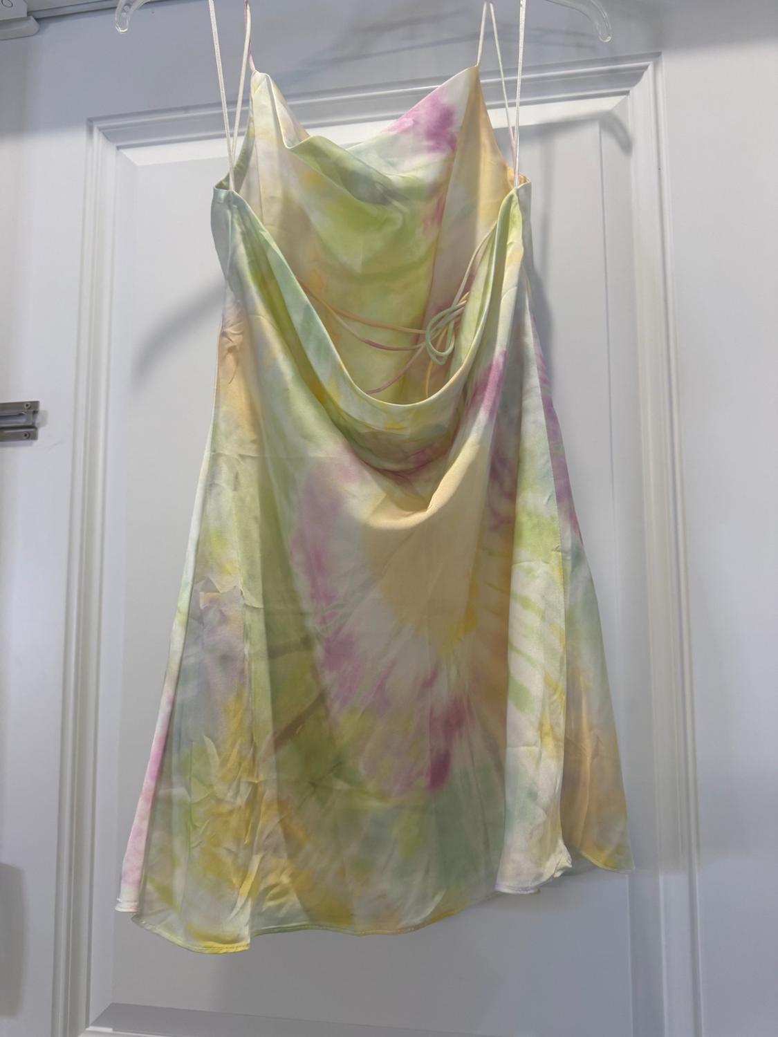 VESTIDO SATINADO ESTAMPADO - Image 3