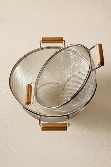 KITCHEN COLANDER WITH WOODEN HANDLES - Steel by Zara