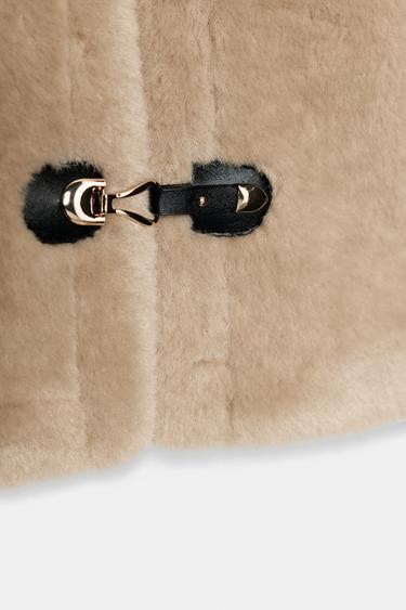 GILET EFFET MOUTON À BRANDEBOURGS - Marron clair de Zara - Image 7