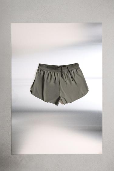 SHORTS قصير RUNNING - رمادي داكن الخاص بـ Zara