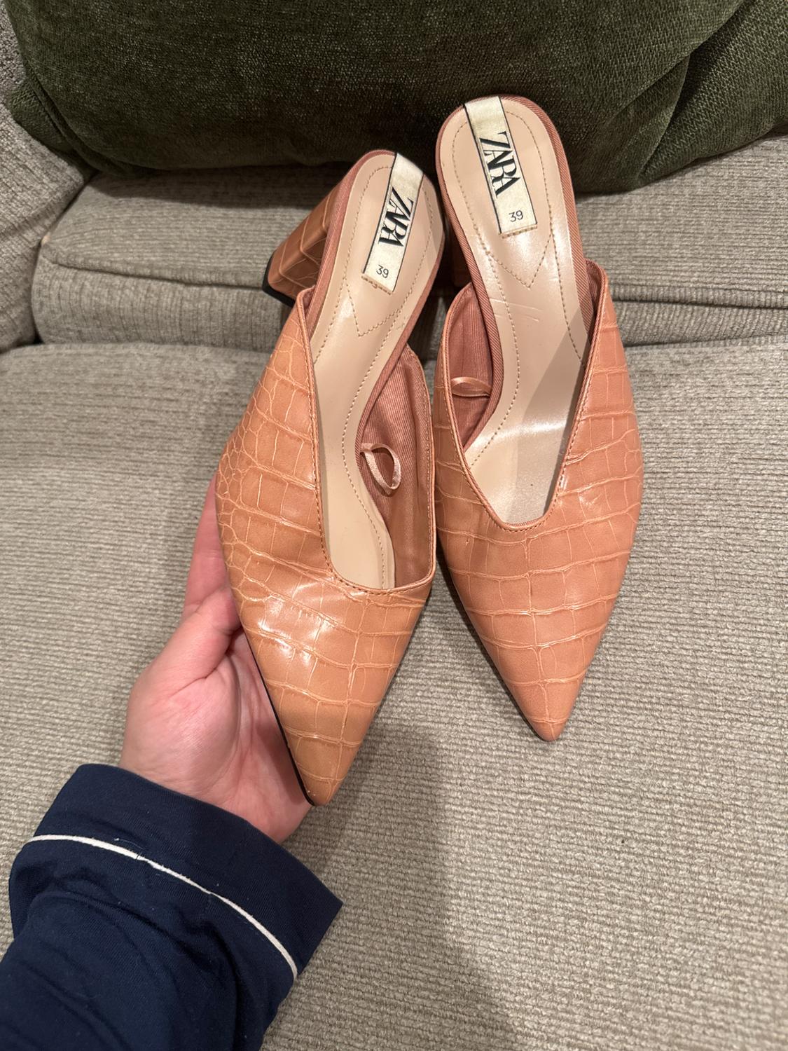 POINTED TOE HEELS - Image 6