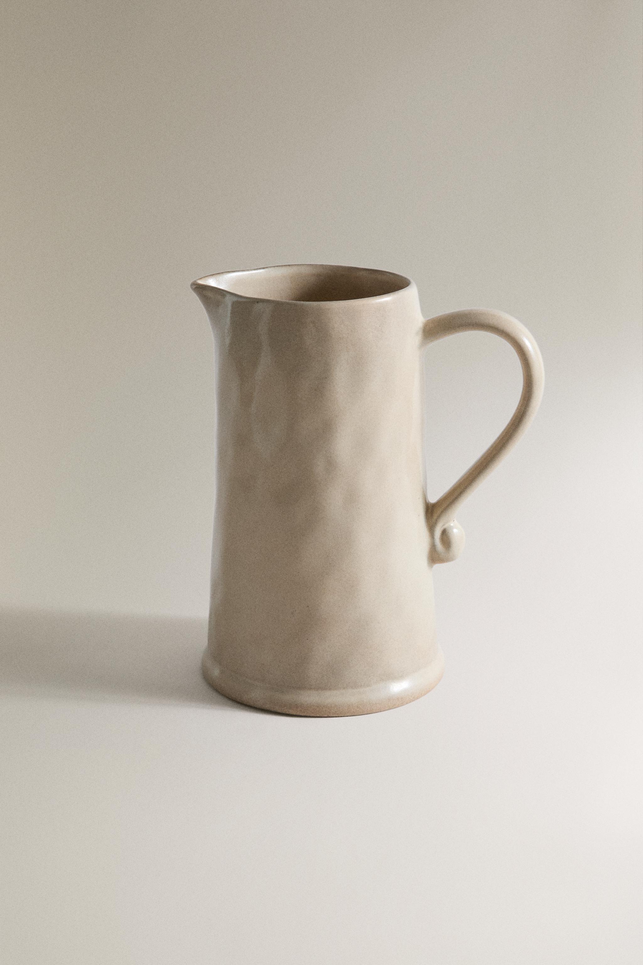 STONEWARE PITCHER — Taupe gray