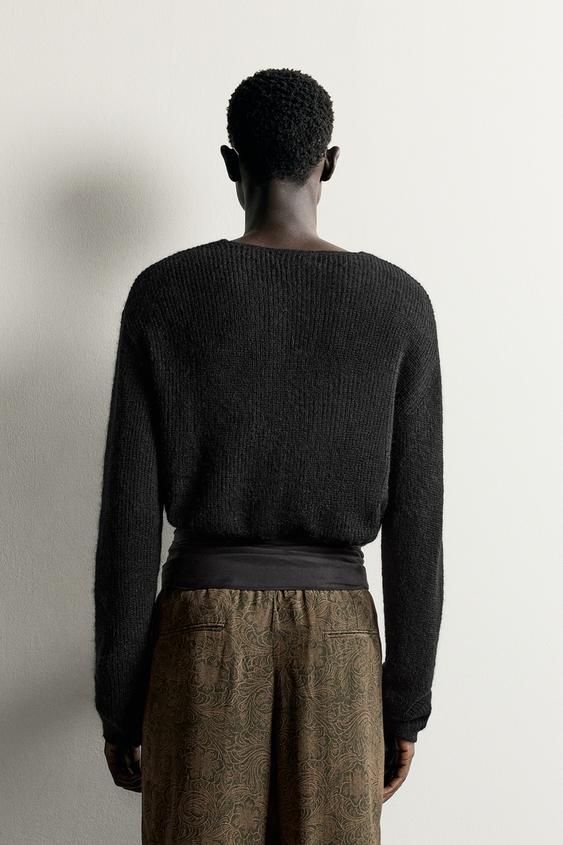 PULL COL EN V TEXTURÉ - Noir de Zara - Image 2