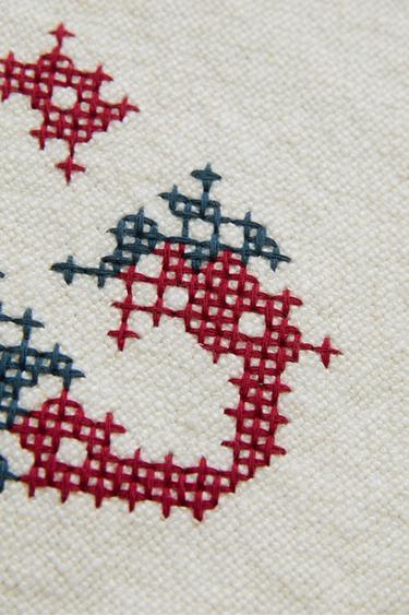LETTER G EMBROIDERED LINEN CUSHION — Ecru 2