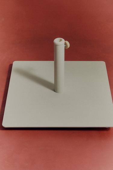 METAL BEACH UMBRELLA STAND - Ecru by Zara