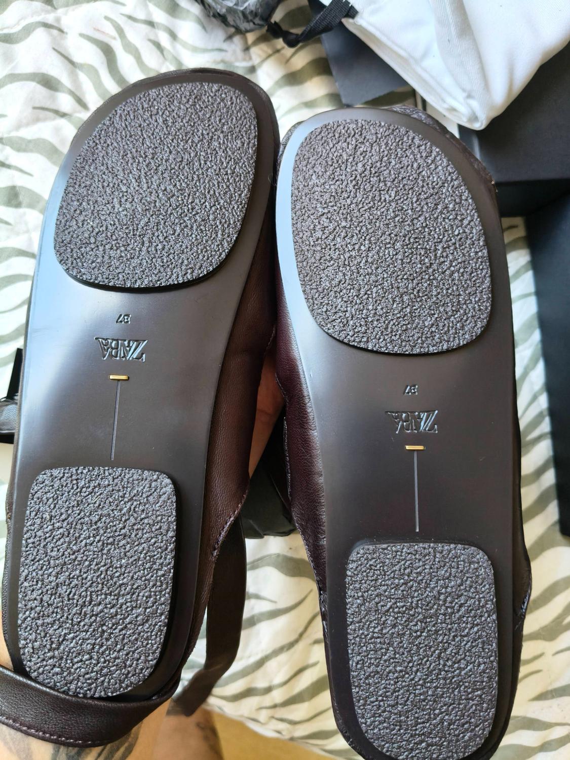 LIMITED EDITION LEATHER SANDALS WITH BUCKLES - Image 2